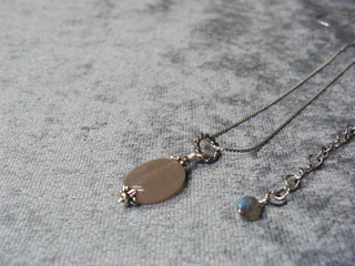 ムーンストーン（ピンク）女性らしさ・感受性・喜び・調和・決断力