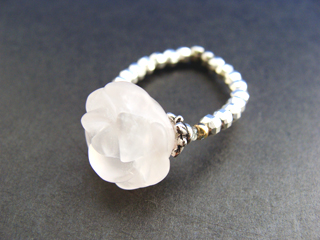 ローズクォーツ（フロスト・ピンク）恋愛・優しさ・情緒・繊細・愛情・美・調和