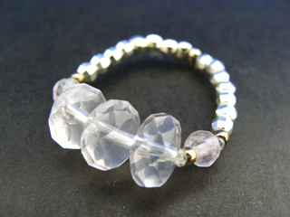 ローズクォーツ（ピンク・大粒ボタンカット）恋愛・優しさ・情緒・繊細・愛情・美・調和