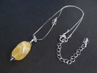 アンバー（イエロー）喜び・社交性・人間関係・柔軟・創造