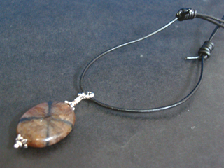 キャストライト【十字石】（ブラウン・十字模様）聖なる契約