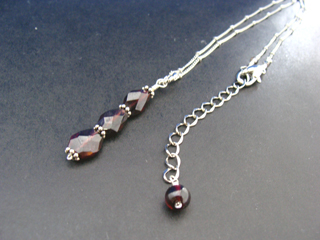 ガーネット（レッド）生命力・エネルギー・活力・努力・抵抗力・色気・根性・気力・独立