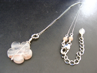 レッドカラークォーツ（オレンジ・模様入り）健康・能力・明晰・完璧・宇宙的意識・感受性・沈着冷静・豊かな感受性