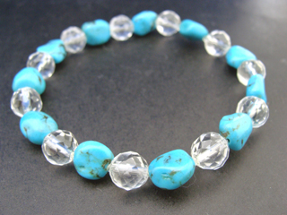 クォーツ（クリア・カット・８ｍｍ）健康・能力・明晰・完璧・宇宙的意識・感受性・沈着冷静・豊かな感受性　ターコイズ（ブルー・オーバル型）沈着冷静・先見の明・強運・開放・社交性・冒険心・自由・穏やかな心