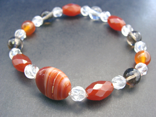 カルセドニー【オレンジアゲート】（オレンジ）長寿・富・健康・家内安全・生命力＋カルセドニー【カーネリアン】（オレンジ）喜び・リラックス・落ち着き・精神バランス・思慮深さ・復活・勇気・連帯＋スモーキークォーツ（ブラウン）リラックス効果・豊かな感受性