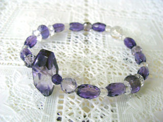 クォーツ【ファントムアメジスト】（パープル・カット）決断力・愛情・集中力・調和・第六感・献身・冷静・覚醒・精神力・豊かな感受性＋クォーツ【アメジスト】（パープル・カット）決断力・愛情・集中力・調和・第六感・献身・冷静・覚醒・精神力・豊かな感受性