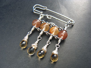 ブローチです。（ルチルクォーツ・シトリン使用）　<<オーダーにて作りました。>>