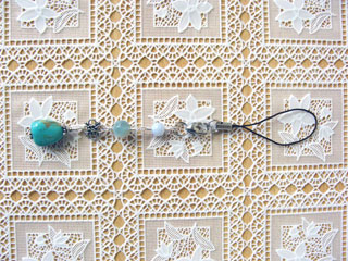 ストラップです。（ターコイズ・クォーツァイト・ブルーレース使用）　<<オーダーにて作りました。>>