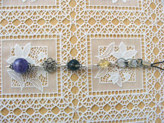 ストラップです。（アメジスト１０ｍｍ丸玉・スモーキークォーツSライン・シトリンオーバル使用）　<<オーダーにて作りました。>>