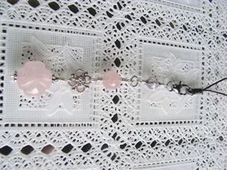 ロードクロサイト【インカローズ】（オーバル・ピンク）情熱・優しさ・繊細・愛情・美・調和・豊かな感受性＋ローズクォーツ（ピンク）恋愛・優しさ・情緒・繊細・愛情・美・調和＋パリゴルスカイト【ピンクオパール】（ピンク・マット）創造・活力＋真珠・パール（ピンク）ストレスを癒す・安眠効果・美しさ・優しさ