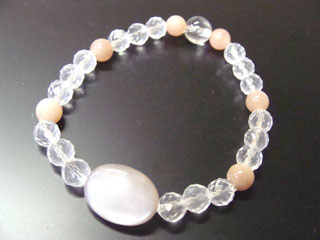 フェルドスパー【ムーンストーン】（ピンクグレー）女性らしさ・感受性・喜び・調和・決断力　ミルキークォーツ（乳白色・半透明）母性愛・優しい気持ち・事故や災難から身を守る子供のお守り　フェルドスパー【ムーンストーン】（オレンジ）女性らしさ・感受性・喜び・調和・決断力