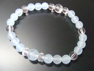 アクアマリン（スカイブルー）自由・冒険・開放・人とのつながり・純粋・素直さ・行動力・先見の明・忍耐・集中・友情・愛・信頼・自信　クォーツァイト（スカイブルー・水晶質結晶・染め）お守り効果