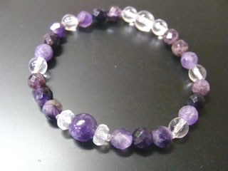 クォーツ【アメジスト】（パープル）決断力・愛情・集中力・調和・第六感・献身・冷静・覚醒・精神力・豊かな感受性