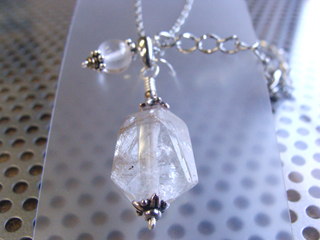 シルバールチルクォーツ（クリア・針入り）ビジネスの成功・長寿・健康