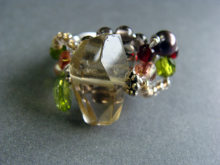 リング、フリーサイズです。　クォーツ【シトリン】（イエロー）社交性・人間関係・生きる意欲・自信・表現力・豊かな感受性