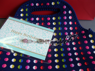 お弁当バッグとともにお友達へ誕生日のプレゼント