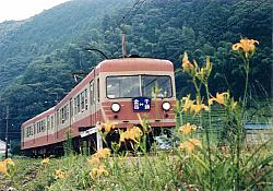 第一橋梁付近を走る1001F