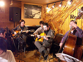 �X�[�p�[�E�M�^�[�o�g��