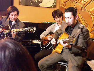 �X�[�p�[�E�M�^�[�o�g��