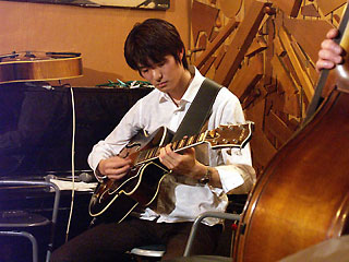 �X�[�p�[�E�M�^�[�o�g��