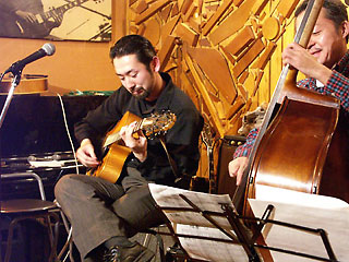 �X�[�p�[�E�M�^�[�o�g��