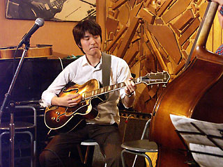 �X�[�p�[�E�M�^�[�o�g��