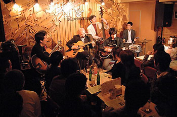 �X�[�p�[�M�^�[�o�g��