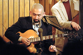 �X�[�p�[�M�^�[�o�g��