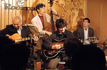 �X�[�p�[�M�^�[�o�g��