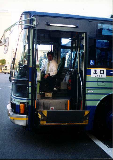 リフト付きとノンステップバス