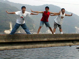 ���E���E��