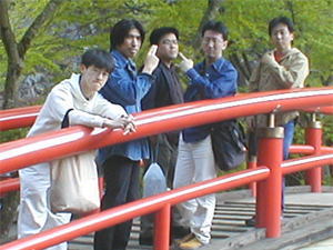 �ɍ��ۉ���